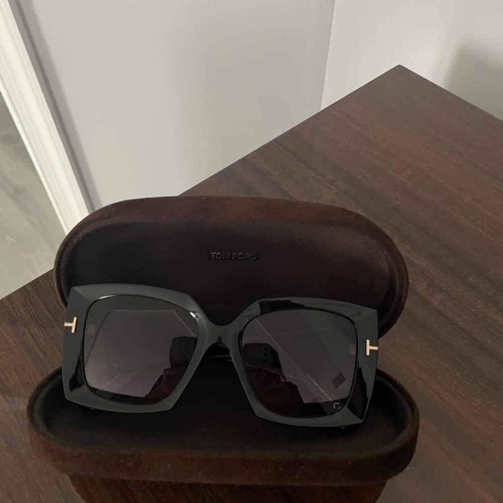 Tom ford oversized sunglasses. Worn once . Too big for my face